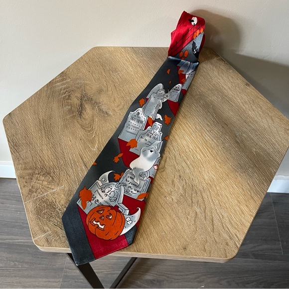 MENS NECK TIE Pumpkin Halloween Spooky Design - Picture 3 of 10